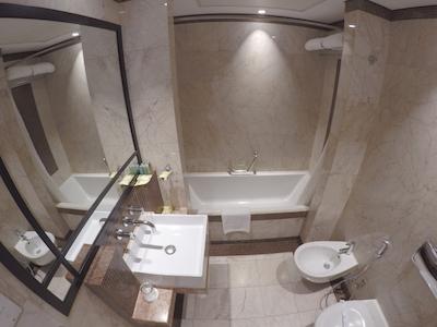 نامبر وان تاور سوئیت