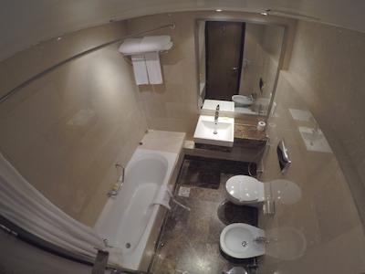 نامبر وان تاور سوئیت