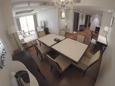 نامبر وان تاور سوئیت