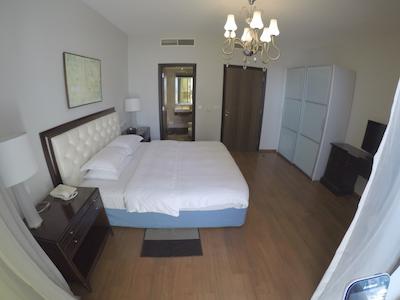 نامبر وان تاور سوئیت