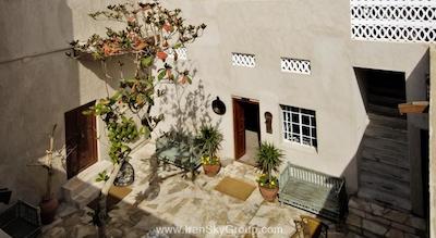 اورینت گست هاوس