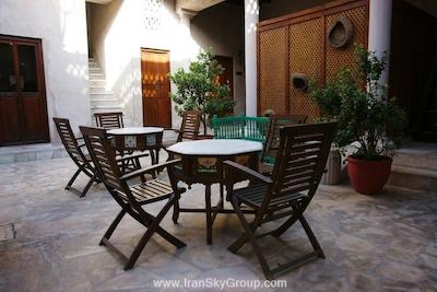 اورینت گست هاوس