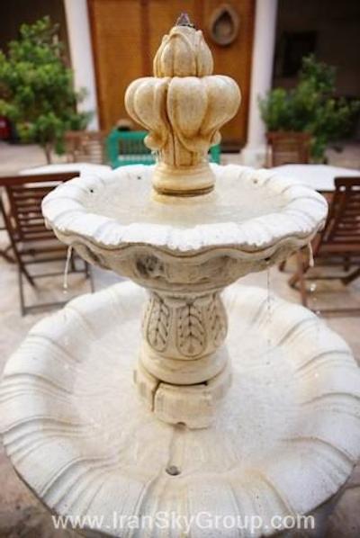 اورینت گست هاوس