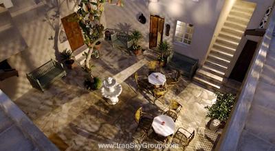 اورینت گست هاوس