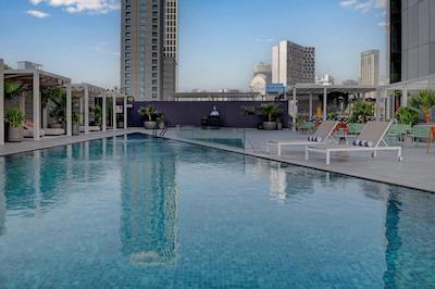 میلنیوم سنترال داون تاون