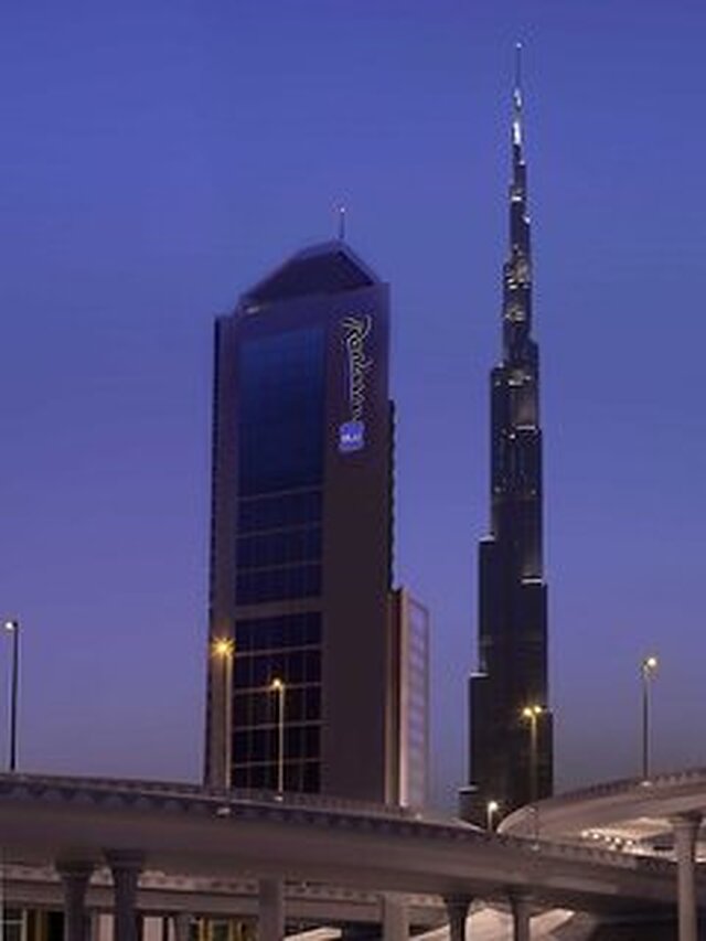 میلنیوم سنترال داون تاون