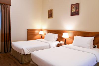 رامادا هتل اند سوئیتز بای ویندهام اجمان