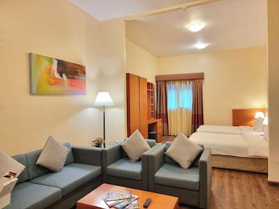 رامادا هتل اند سوئیتز بای ویندهام اجمان