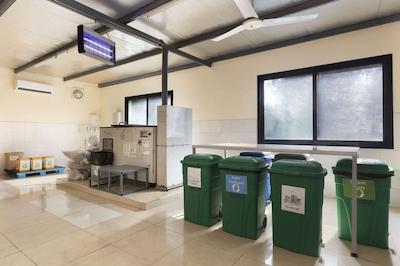 رامادا هتل اند سوئیتز بای ویندهام اجمان