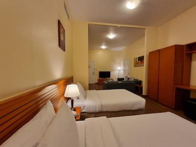 رامادا هتل اند سوئیتز بای ویندهام اجمان