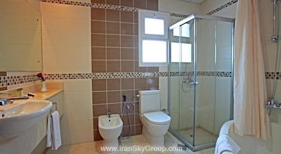 هتل آپارتمان رز گاردن برشاء