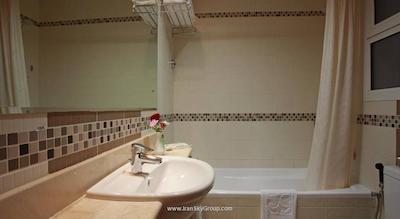 هتل آپارتمان رز گاردن برشاء