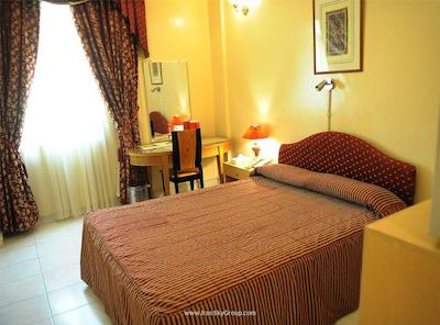 رویالتون هتل