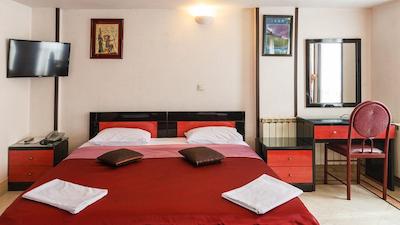 هتل هشت بهشت