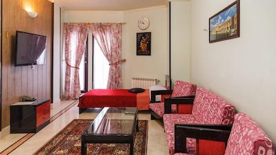 هتل هشت بهشت