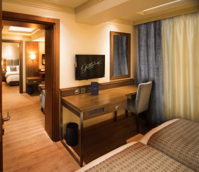 جمز هتل اپاردتل