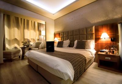 جمز هتل اپاردتل