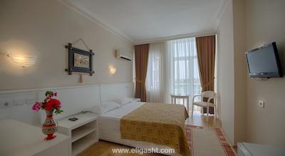 لارا ورلد هتل