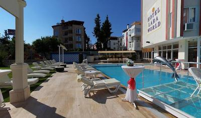 لارا ورلد هتل