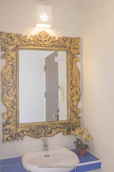 خاوسان هالیدی