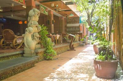 خاوسان هالیدی