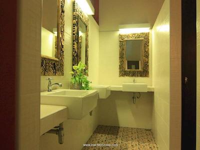 خاوسان هالیدی