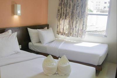 خاوسان هالیدی