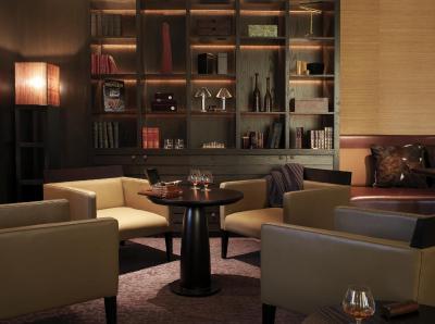 ادرس منتگومری دبی