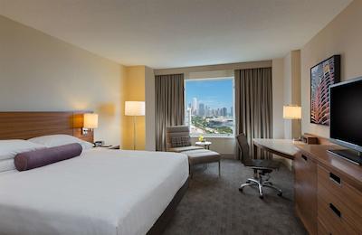 حیات ریجنسی مک کورمیک پلیس