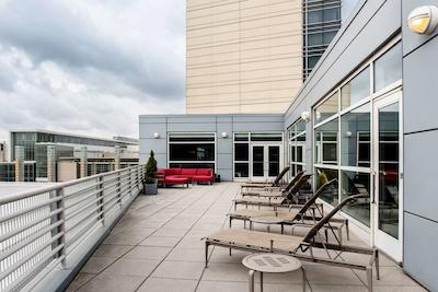 حیات ریجنسی مک کورمیک پلیس