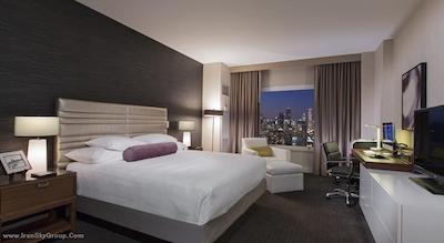 حیات ریجنسی مک کورمیک پلیس