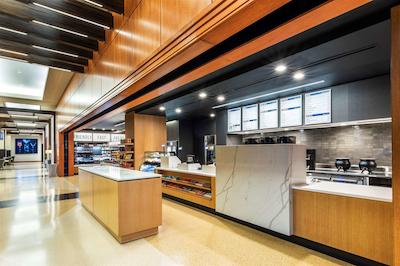 حیات ریجنسی مک کورمیک پلیس