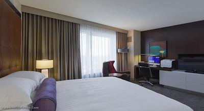 حیات ریجنسی مک کورمیک پلیس