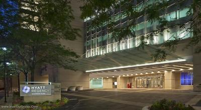 حیات ریجنسی مک کورمیک پلیس