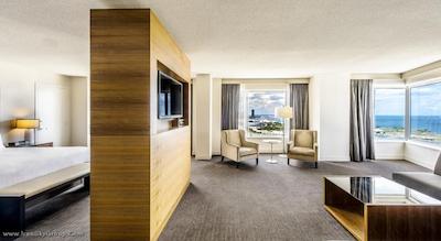 حیات ریجنسی مک کورمیک پلیس