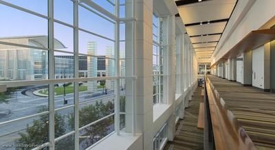 حیات ریجنسی مک کورمیک پلیس