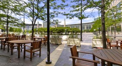 حیات ریجنسی مک کورمیک پلیس