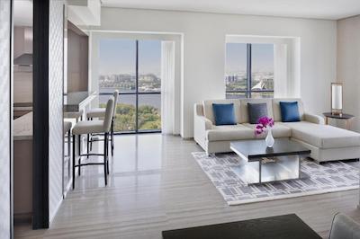 حیات ریجنسی کریک هایتس رزیدنس