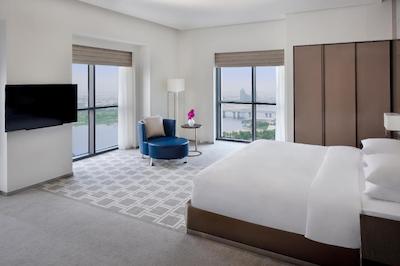 حیات ریجنسی کریک هایتس رزیدنس