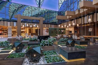 حیات ریجنسی کریک هایتس رزیدنس