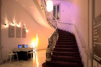 هتل پتیت پالاس ساوی آلفنسُ کسیی