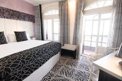 هتل پتیت پالاس ساوی آلفنسُ کسیی