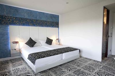 هتل پتیت پالاس ساوی آلفنسُ کسیی