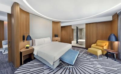 دابل تری بای هیلتون دوبی-بیزنس بی