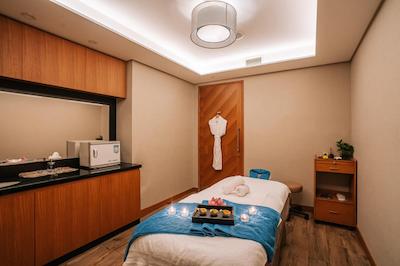 دابل تری بای هیلتون دوبی-بیزنس بی