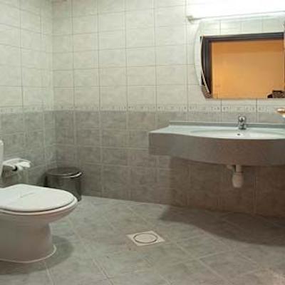 تولیپ این القصیص دبی سوئیتس