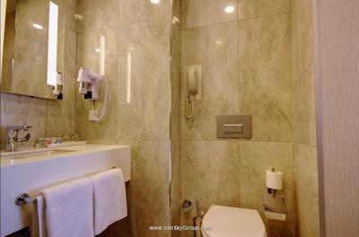 تریپ بای ویندهام استانبول تکسیم