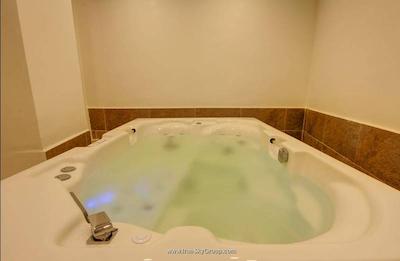 تریپ بای ویندهام استانبول تکسیم