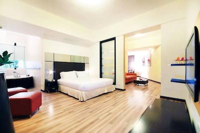 سویت هتل چرم