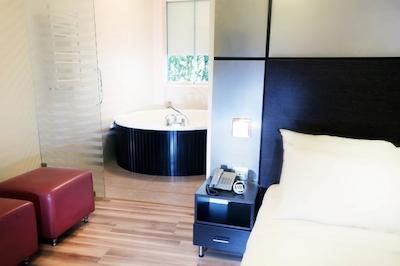 سویت هتل چرم